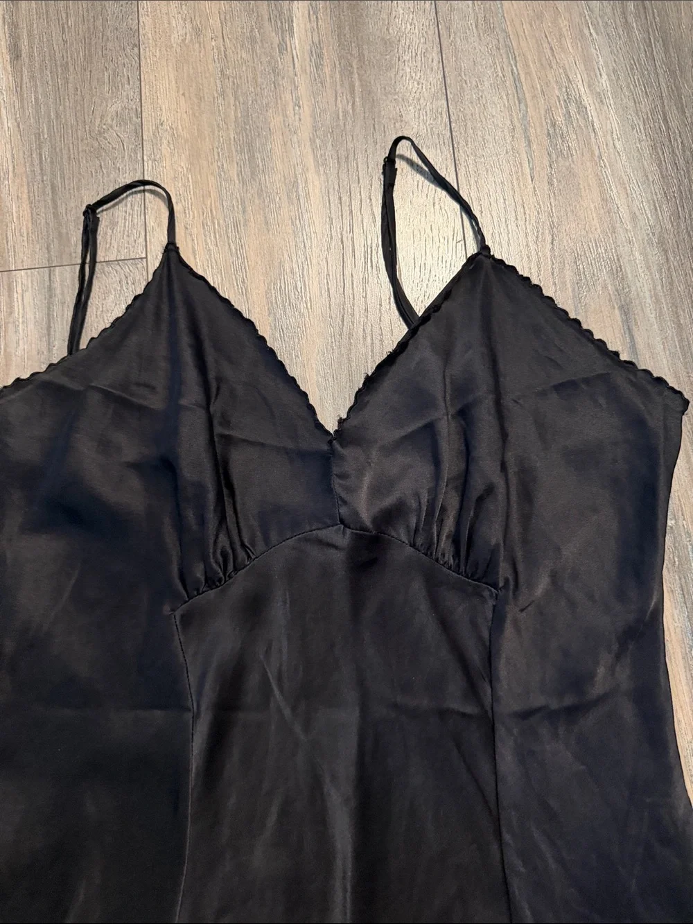 90’sVictoria's Secret Black 100%Silk Slip Chemise with Spaghetti Straps